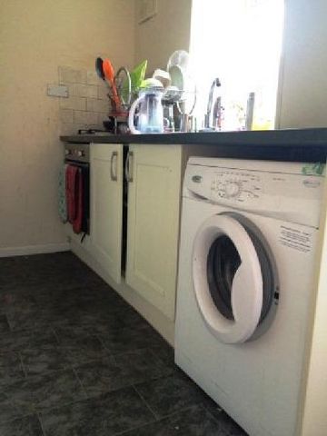  Image of 4 bedroom House Share to rent in Tiverton Road Selly Oak Birmingham B29 at Selly Oak West Midlands Selly Oak, B29 6BU