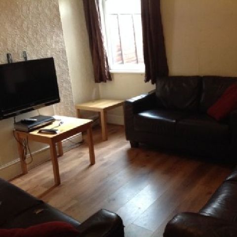  Image of 4 bedroom House Share to rent in Tiverton Road Selly Oak Birmingham B29 at Selly Oak West Midlands Selly Oak, B29 6BU