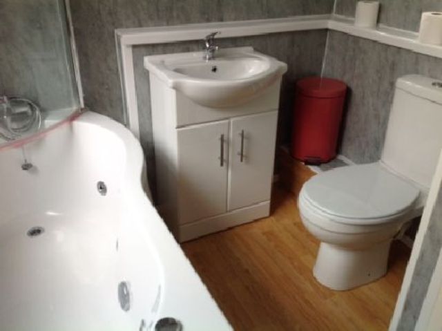  Image of 4 bedroom House Share to rent in Tiverton Road Selly Oak Birmingham B29 at Selly Oak West Midlands Selly Oak, B29 6BU