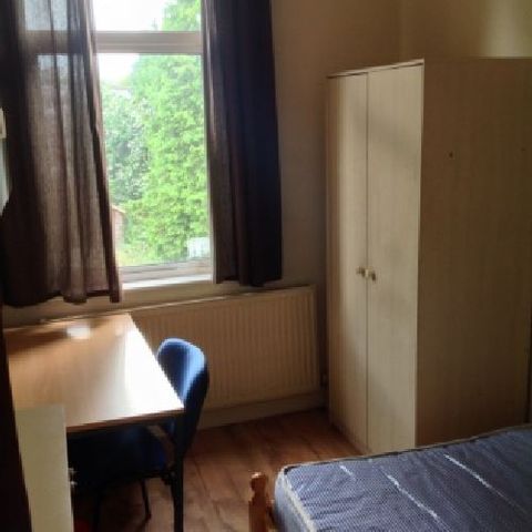  Image of 4 bedroom House Share to rent in Tiverton Road Selly Oak Birmingham B29 at Selly Oak West Midlands Selly Oak, B29 6BU