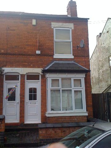  Image of 3 bedroom House Share to rent in Tiverton Road Selly Oak Birmingham B29 at Selly Oak West Midlands Selly Oak, B29 6BY