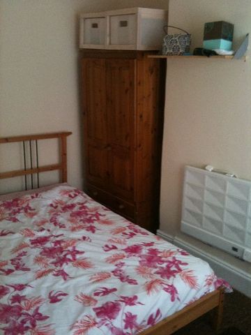  Image of 3 bedroom House Share to rent in Tiverton Road Selly Oak Birmingham B29 at Selly Oak West Midlands Selly Oak, B29 6BY