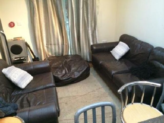  Image of 7 bedroom House Share to rent in Tiverton Road Selly Oak Birmingham B29 at Selly Oak West Midlands Selly Oak, B29 6BY