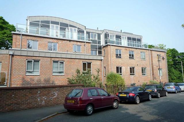  Image of 2 bedroom Flat to rent in London Road St. Albans AL1 at 220 London Road  St Albans, AL1 1NU