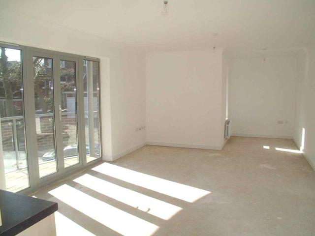  Image of 2 bedroom Flat to rent in London Road St. Albans AL1 at 220 London Road  St Albans, AL1 1NU