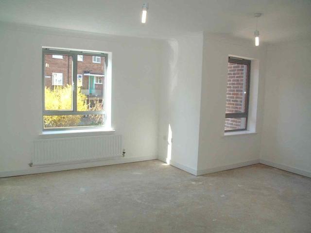  Image of 2 bedroom Flat to rent in London Road St. Albans AL1 at 220 London Road  St Albans, AL1 1NU