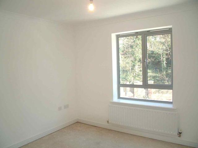  Image of 2 bedroom Flat to rent in London Road St. Albans AL1 at 220 London Road  St Albans, AL1 1NU
