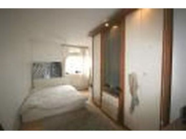  Image of 2 bedroom Property to rent in Taeping Street London E14 at Top Mast Point  Canary Wharf, E14 9UN