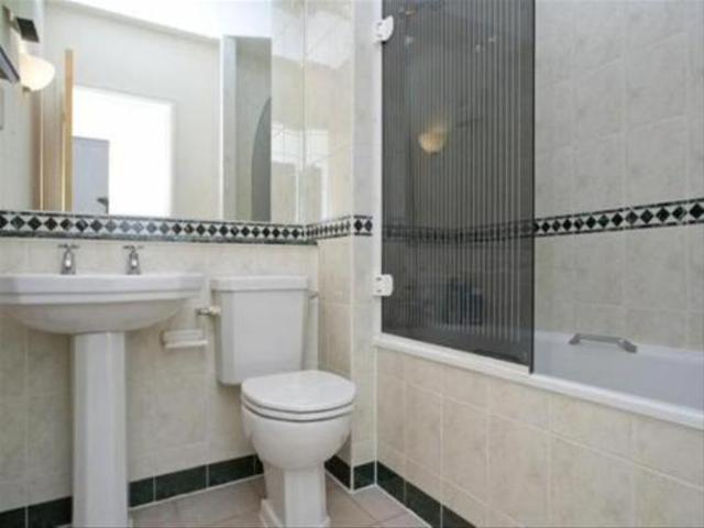  Image of 2 bedroom Flat to rent in Tower Hamlets Road London E17 at Tower Hamlets Road  Walthamstow, E17 4RH