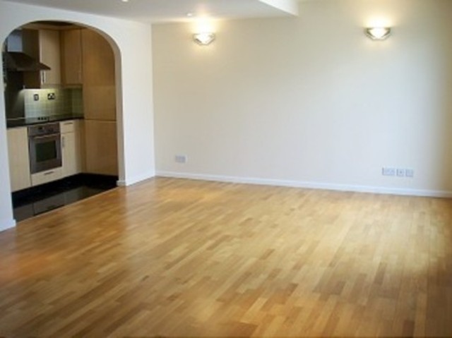  Image of 3 bedroom Flat to rent in Sydney Road Enfield EN2 at Tower Point Sydney Road Enfield, EN2 6SZ