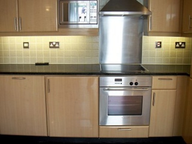  Image of 3 bedroom Flat to rent in Sydney Road Enfield EN2 at Tower Point Sydney Road Enfield, EN2 6SZ