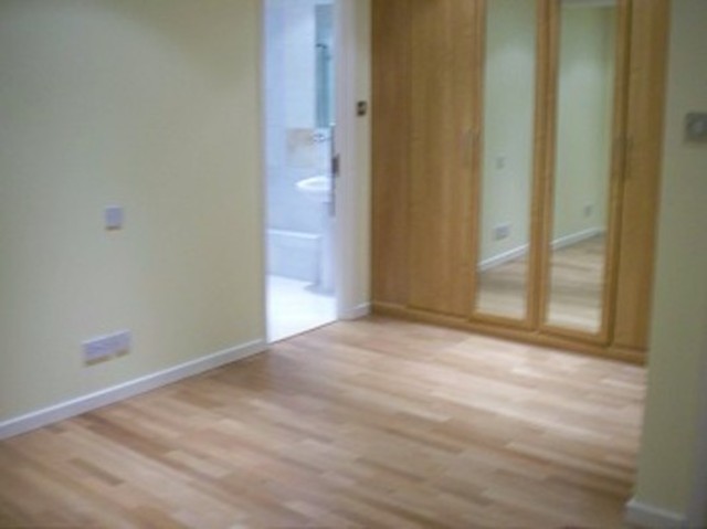  Image of 3 bedroom Flat to rent in Sydney Road Enfield EN2 at Tower Point Sydney Road Enfield, EN2 6SZ