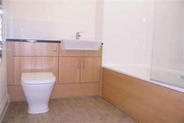  Image of 1 bedroom Flat to rent in Feathers Lane Basingstoke RG21 at Basingstoke, RG21 7AS