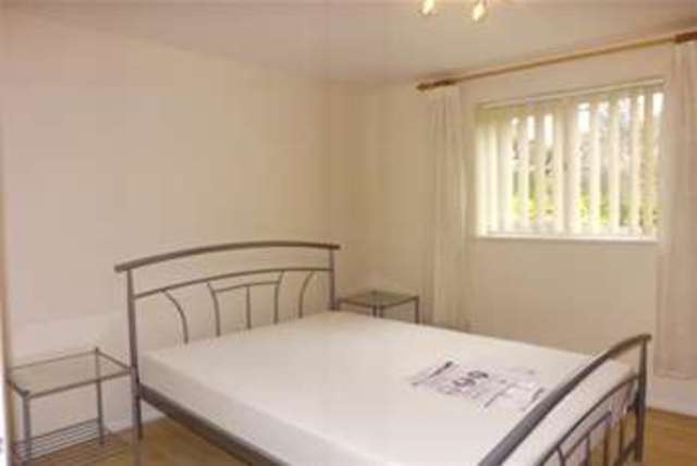  Image of 1 bedroom Flat to rent in The Moorings Swindon SN1 at Swindon, SN1 5JJ
