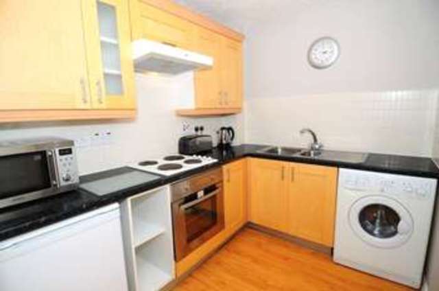  Image of 2 bedroom Apartment to rent in Town Mead Crawley RH11 at Highfield House, Town Mead  Crawley, RH11 7EH