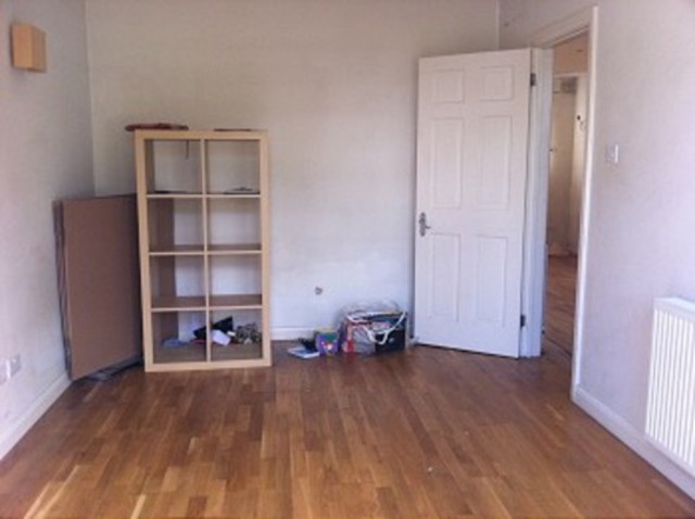  Image of 1 bedroom Flat to rent in Trent Gardens London N14 at Trent Gardens  Southgate, N14 4QG