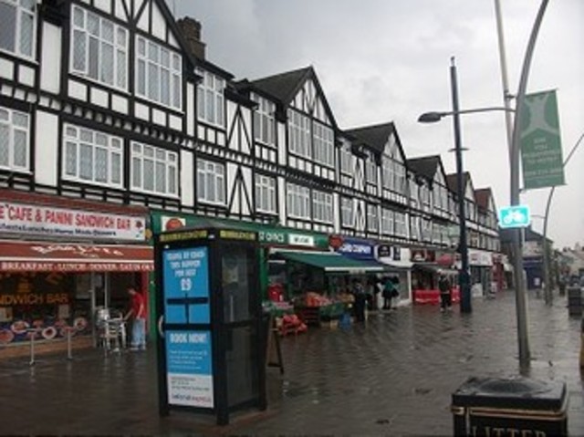  Image of 2 bedroom Flat to rent in Tudor Parade High Road Chadwell Heath Romford RM6 at Tudor Parade Chadwell Heath Essex, RM6 6PS