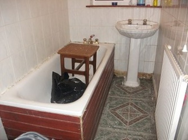  Image of 2 bedroom Flat to rent in Tudor Parade High Road Chadwell Heath Romford RM6 at Tudor Parade Chadwell Heath Essex, RM6 6PS