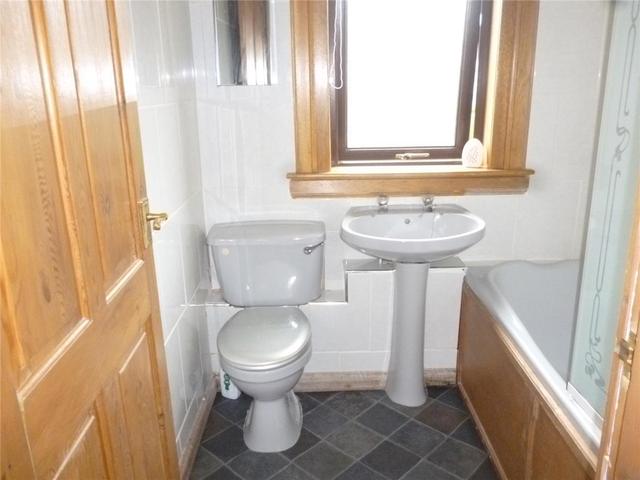  Image of 2 bedroom Flat to rent in Turnberry Drive Kilmarnock KA1 at Kilmarnock East Ayrshire East Ayrshire, KA1 4LJ