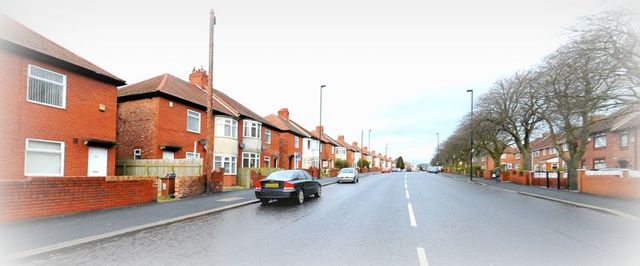  Image of 2 bedroom Flat to rent in Two Ball Lonnen Fenham Newcastle upon Tyne NE4 at Two Ball Lonnen Fenham Blakelaw, NE4 9SA