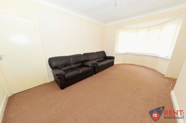  Image of 2 bedroom Flat to rent in Two Ball Lonnen Fenham Newcastle upon Tyne NE4 at Two Ball Lonnen Fenham Blakelaw, NE4 9SA