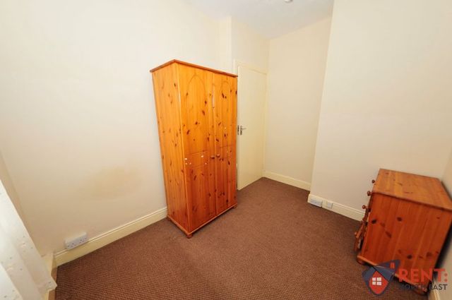  Image of 2 bedroom Flat to rent in Two Ball Lonnen Fenham Newcastle upon Tyne NE4 at Two Ball Lonnen Fenham Blakelaw, NE4 9SA