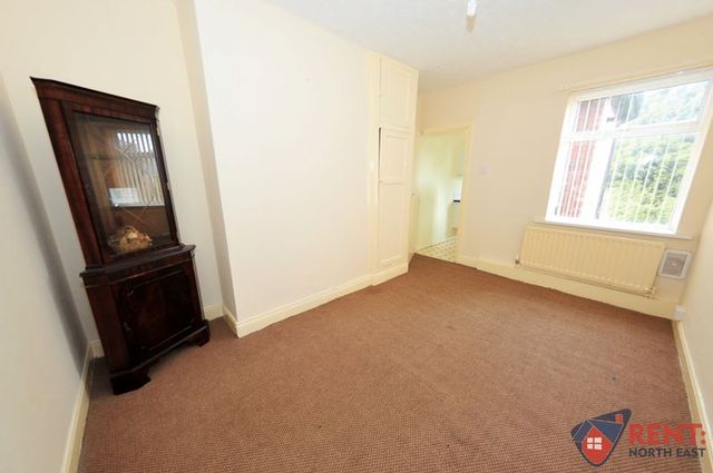  Image of 2 bedroom Flat to rent in Two Ball Lonnen Fenham Newcastle upon Tyne NE4 at Two Ball Lonnen Fenham Blakelaw, NE4 9SA