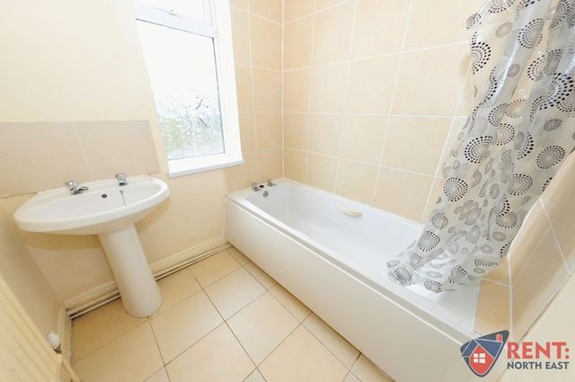  Image of 2 bedroom Flat to rent in Two Ball Lonnen Fenham Newcastle upon Tyne NE4 at Two Ball Lonnen Fenham Blakelaw, NE4 9SA
