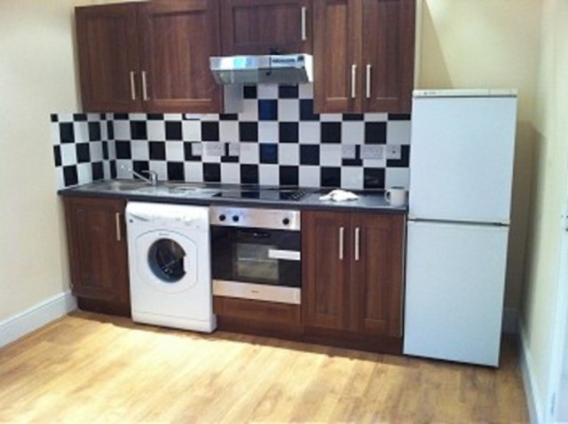  Image of Studio flat to rent in Ulleswater Road London N14 at Ulleswater Road  Southgate, N14 7BS