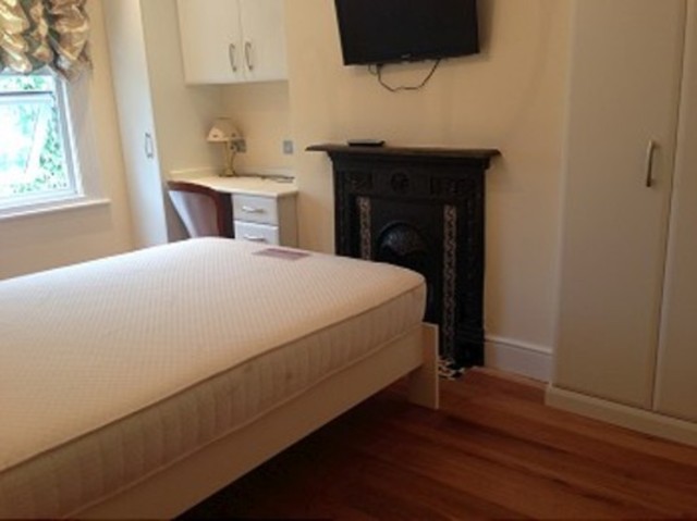  Image of 3 bedroom Flat to rent in Ulleswater Road London N14 at Ulleswater Road  Southgate, N14 7BT