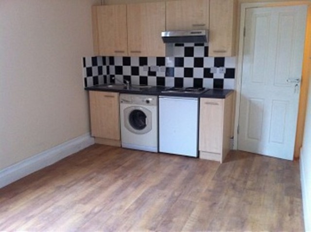  Image of Flat to rent in Ulleswater Road London N14 at Ulleswater Road  Southgate, N14 7BS