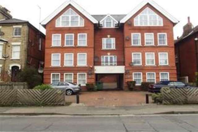  Image of 2 bedroom Flat to rent in Undercliff Road West Felixstowe IP11 at Felixstowe, IP11 2PR
