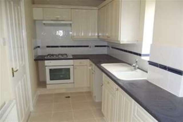  Image of 2 bedroom Flat to rent in Undercliff Road West Felixstowe IP11 at Felixstowe, IP11 2PR