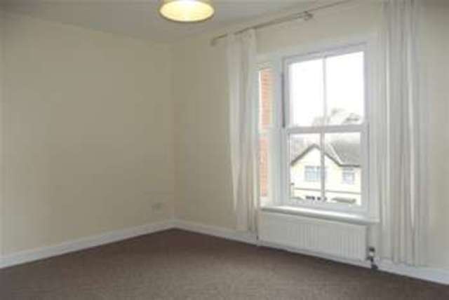  Image of 2 bedroom Flat to rent in Undercliff Road West Felixstowe IP11 at Felixstowe, IP11 2PR