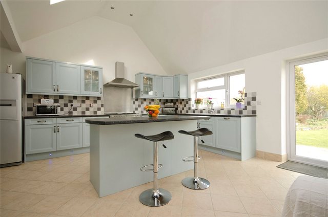  Image of 5 bedroom Detached house for sale in Upper Campsfield Road Woodstock OX20 at Woodstock Oxfordshire Woodstock, OX20 1QG