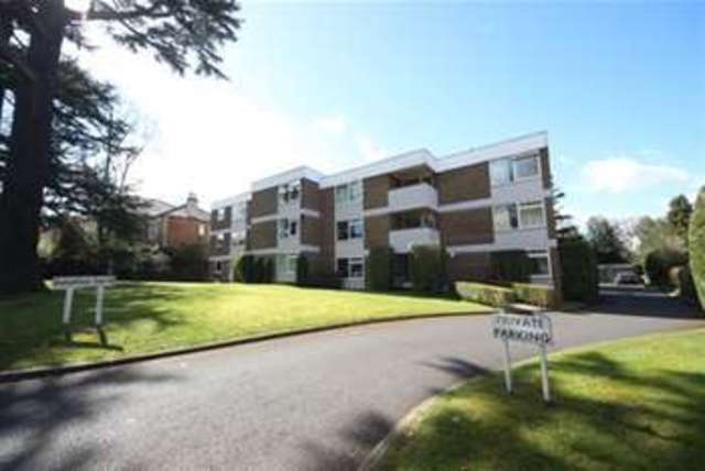  Image of 1 bedroom Flat to rent in Upper Edgeborough Road Guildford GU1 at Guildford, GU1 2BQ