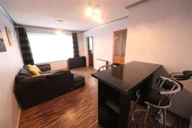  Image of 1 bedroom Flat to rent in Upper Edgeborough Road Guildford GU1 at Guildford, GU1 2BQ