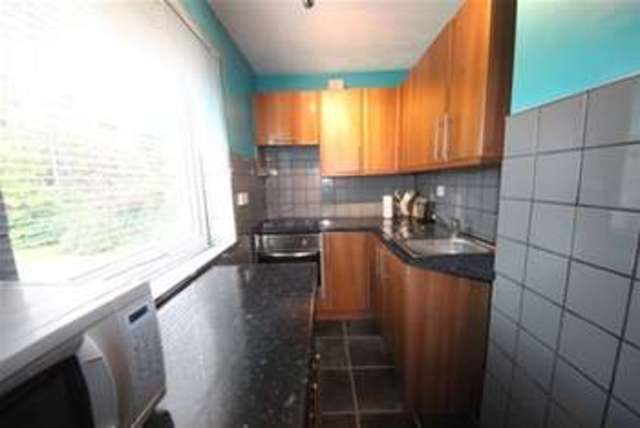  Image of 1 bedroom Flat to rent in Upper Edgeborough Road Guildford GU1 at Guildford, GU1 2BQ