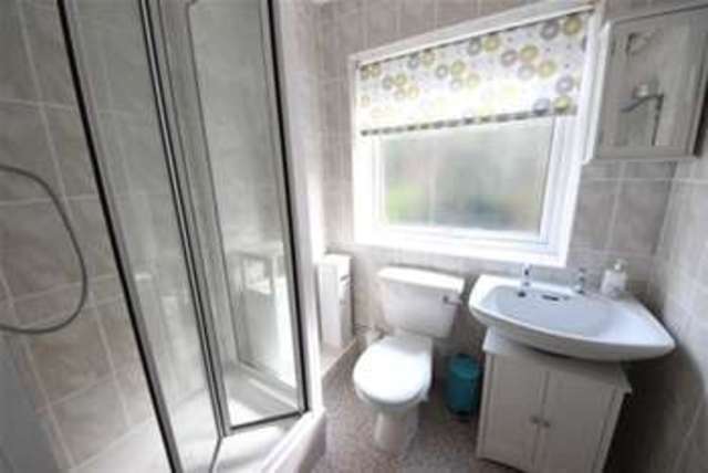  Image of 1 bedroom Flat to rent in Upper Edgeborough Road Guildford GU1 at Guildford, GU1 2BQ