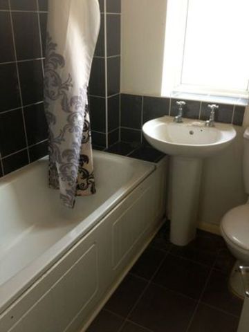  Image of 2 bedroom Terraced house to rent in Valence Wood Road Dagenham RM8 at VALENCE WOOD RD CHADWELL HEATH ROMFORD, RM8 3AT