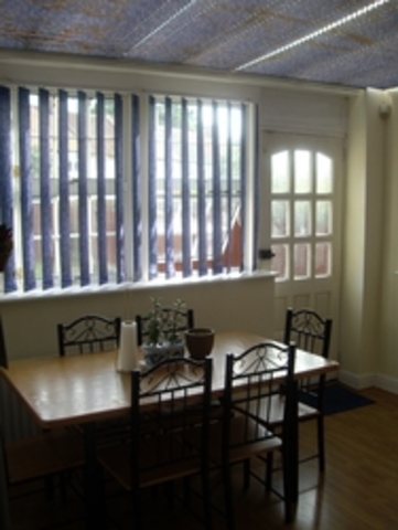  Image of 3 bedroom Detached house to rent in Valence Wood Road Dagenham RM8 at Vallance Wood Road  Dagenham, RM8 3AH