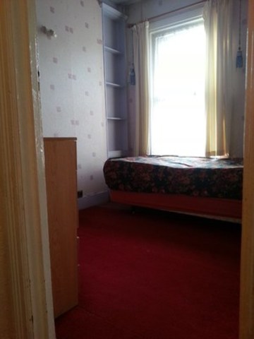 Image of 3 bedroom Terraced house to rent in Vernon Road Ilford IG3 at VERNON ROAD GOODMAYES ILFORD, IG3 8DL