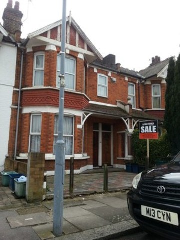  Image of 1 bedroom Ground Flat for sale in Vernon Road Ilford IG3 at VERNON ROAD  SEVEN KINGS, IG3 8DL