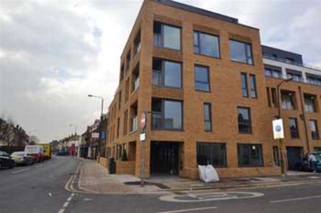  Image of 1 bedroom Apartment to rent in Palmerston Road London SW19 at South Wimbledon, SW19 1PB