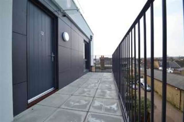  Image of 1 bedroom Apartment to rent in Palmerston Road London SW19 at South Wimbledon, SW19 1PB