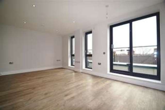  Image of 1 bedroom Apartment to rent in Palmerston Road London SW19 at South Wimbledon, SW19 1PB