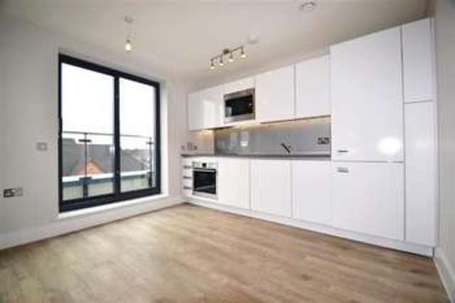  Image of 1 bedroom Apartment to rent in Palmerston Road London SW19 at South Wimbledon, SW19 1PB