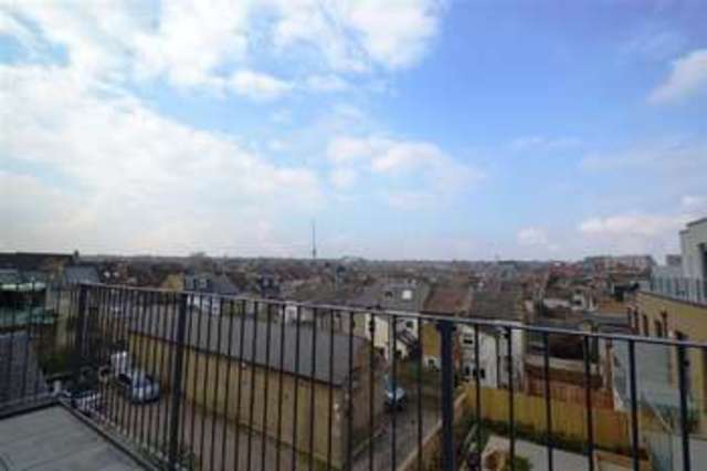  Image of 1 bedroom Apartment to rent in Palmerston Road London SW19 at South Wimbledon, SW19 1PB