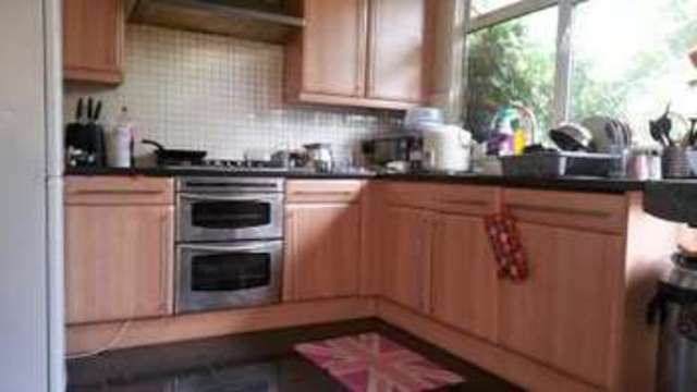  Image of 2 bedroom Flat to rent in Vicarage Lane Ilford IG1 at Vicarage Lane  Ilford, IG1 4AL