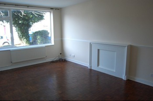  Image of 2 bedroom Ground Flat to rent in Brook Avenue Edgware HA8 at Victoria Court Brook Avenue Edgware, HA8 9XE